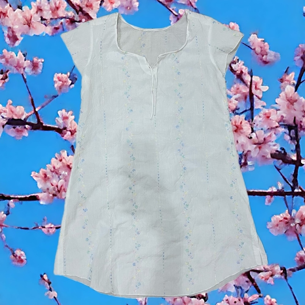 Vintage white dress with pastel embroidery
